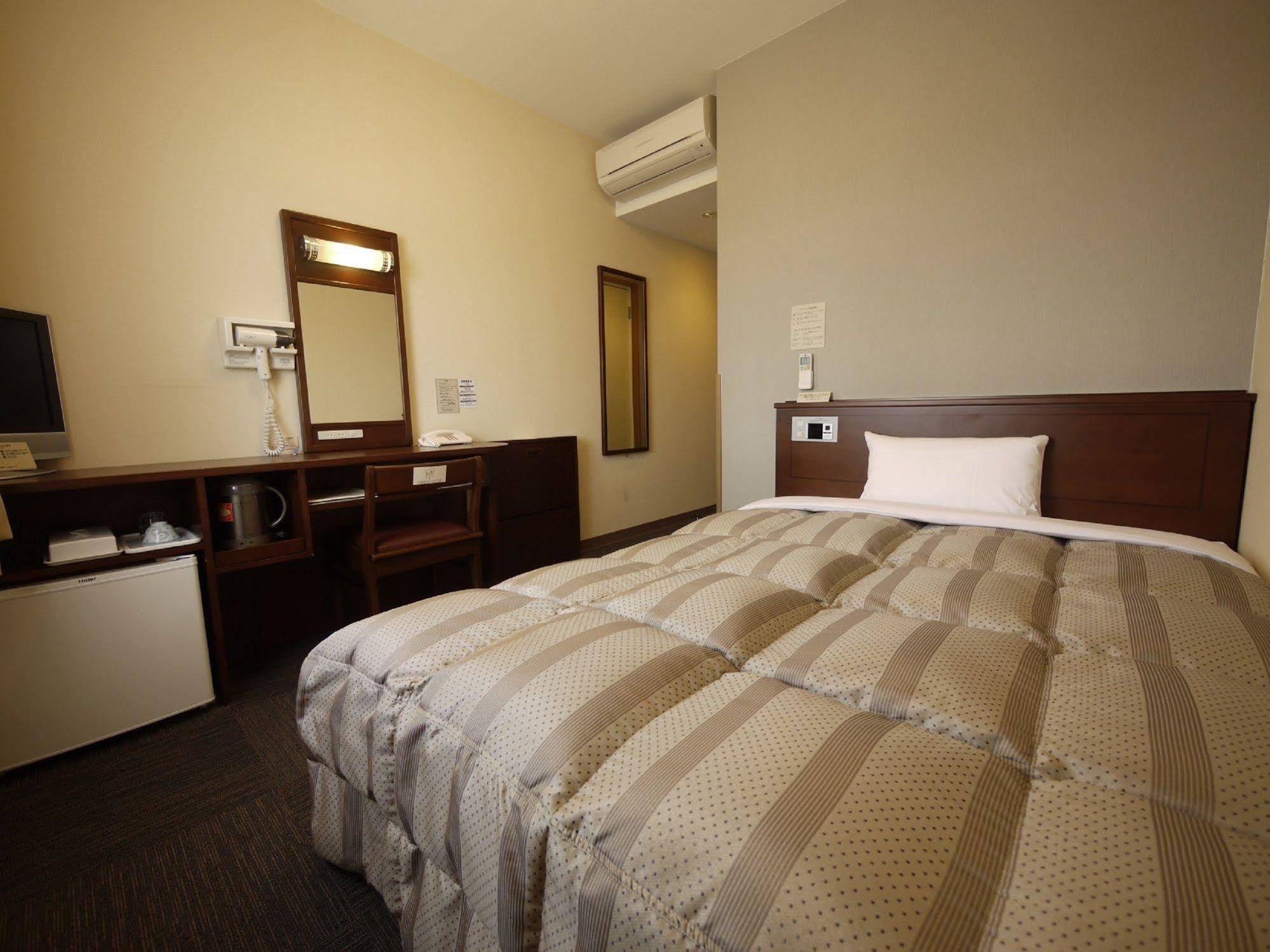 Hotel Route-Inn Isahaya Inter Ngoại thất bức ảnh